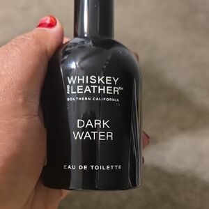 Whiskey and Leather Dark Water Eau de Toilette - Black